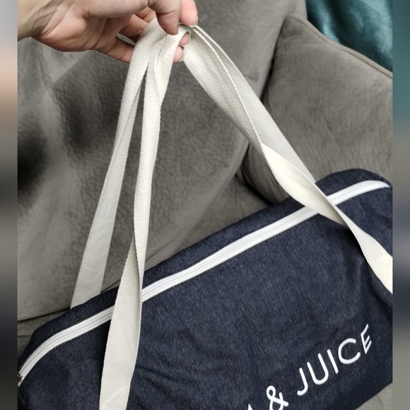 Gym and Juice Duffle Bag - Picture 2 of 6